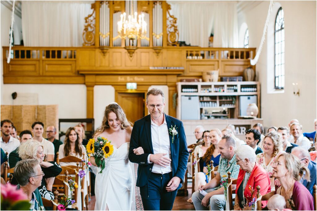 Trouwen in het koloniekerkje in Wilhelminaoord