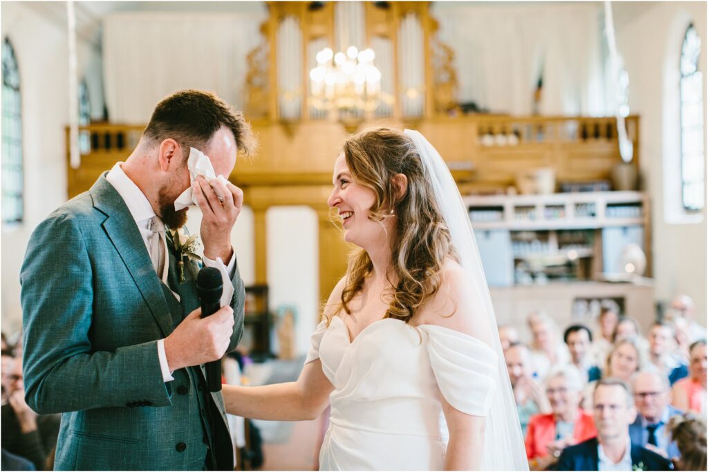 Trouwen in het koloniekerkje in Wilhelminaoord