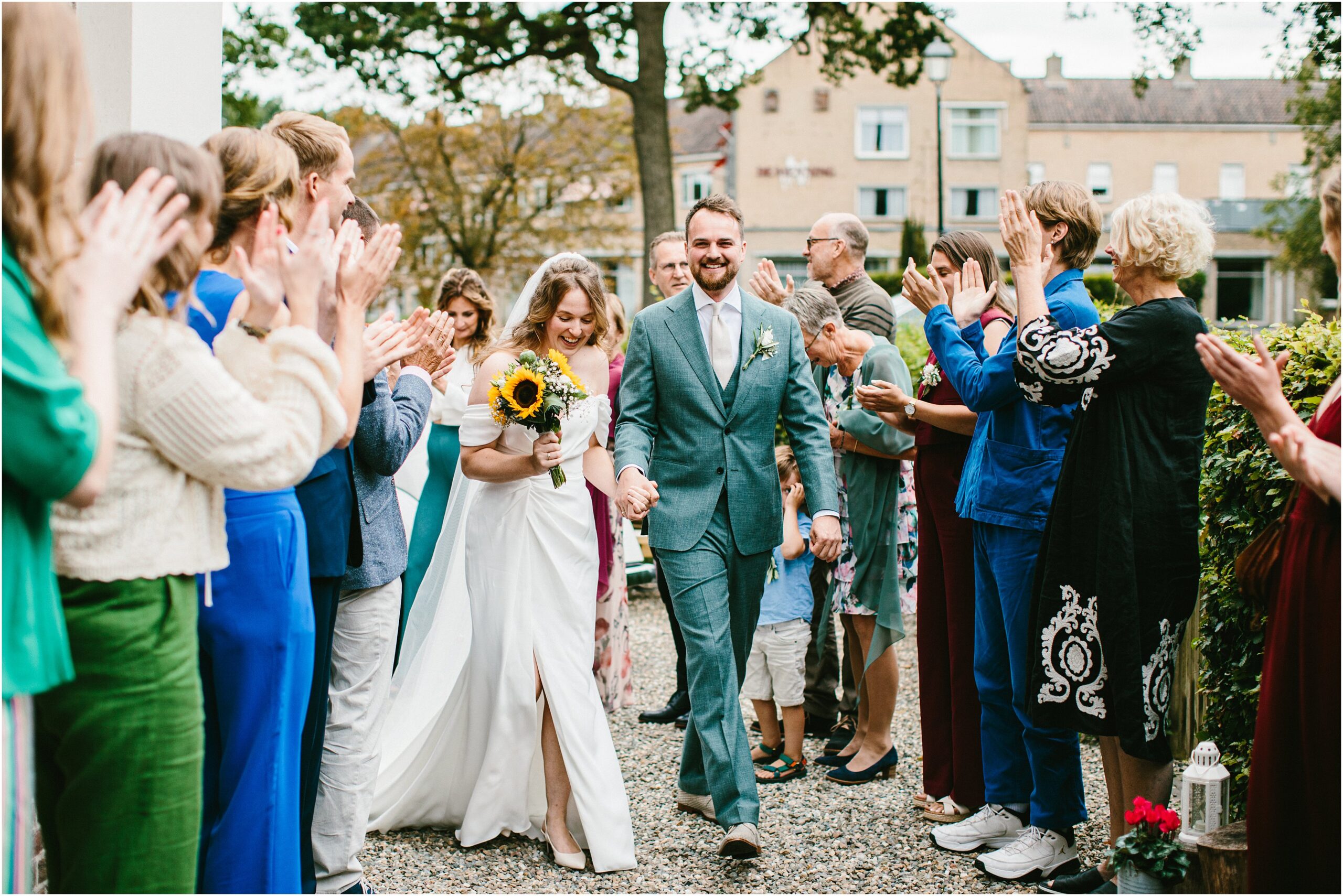 Trouwen in het koloniekerkje in Wilhelminaoord